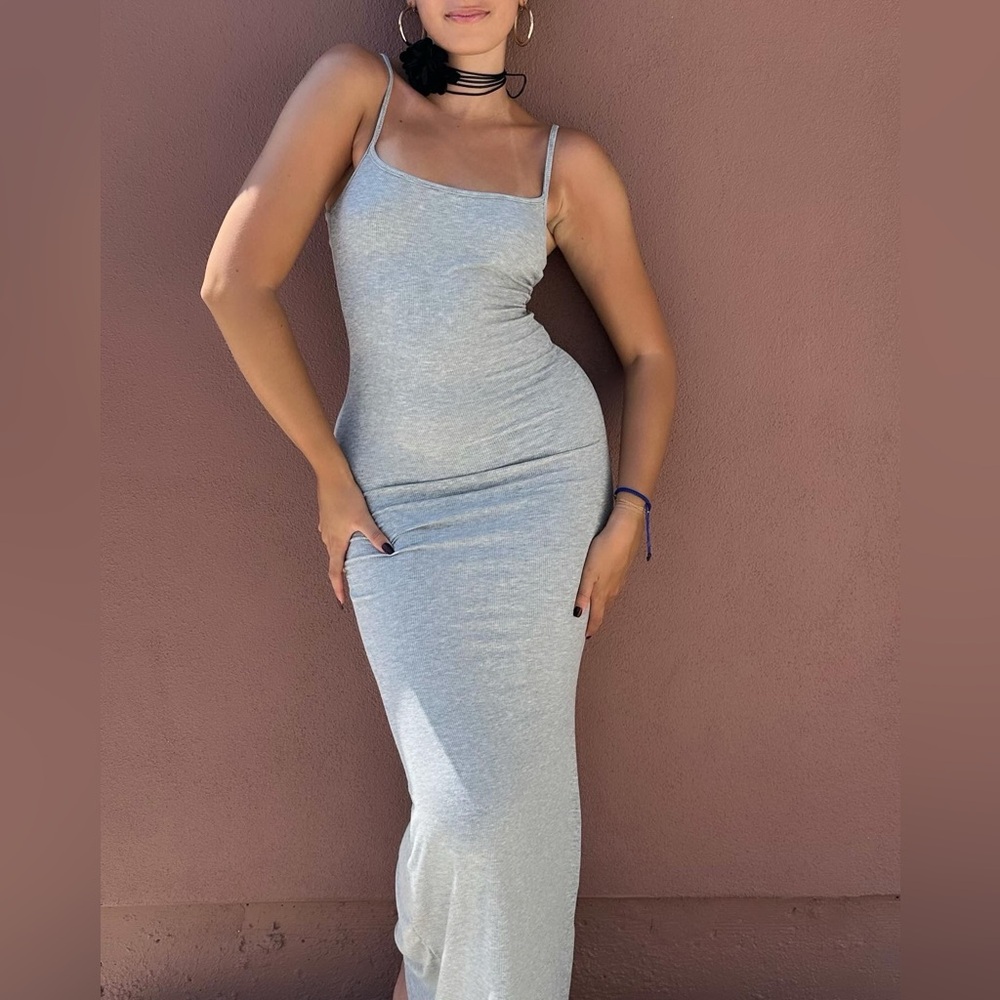 Impeccable Feel & Fit🩶Elevate Your Wardrobe With This Timeless Staple.